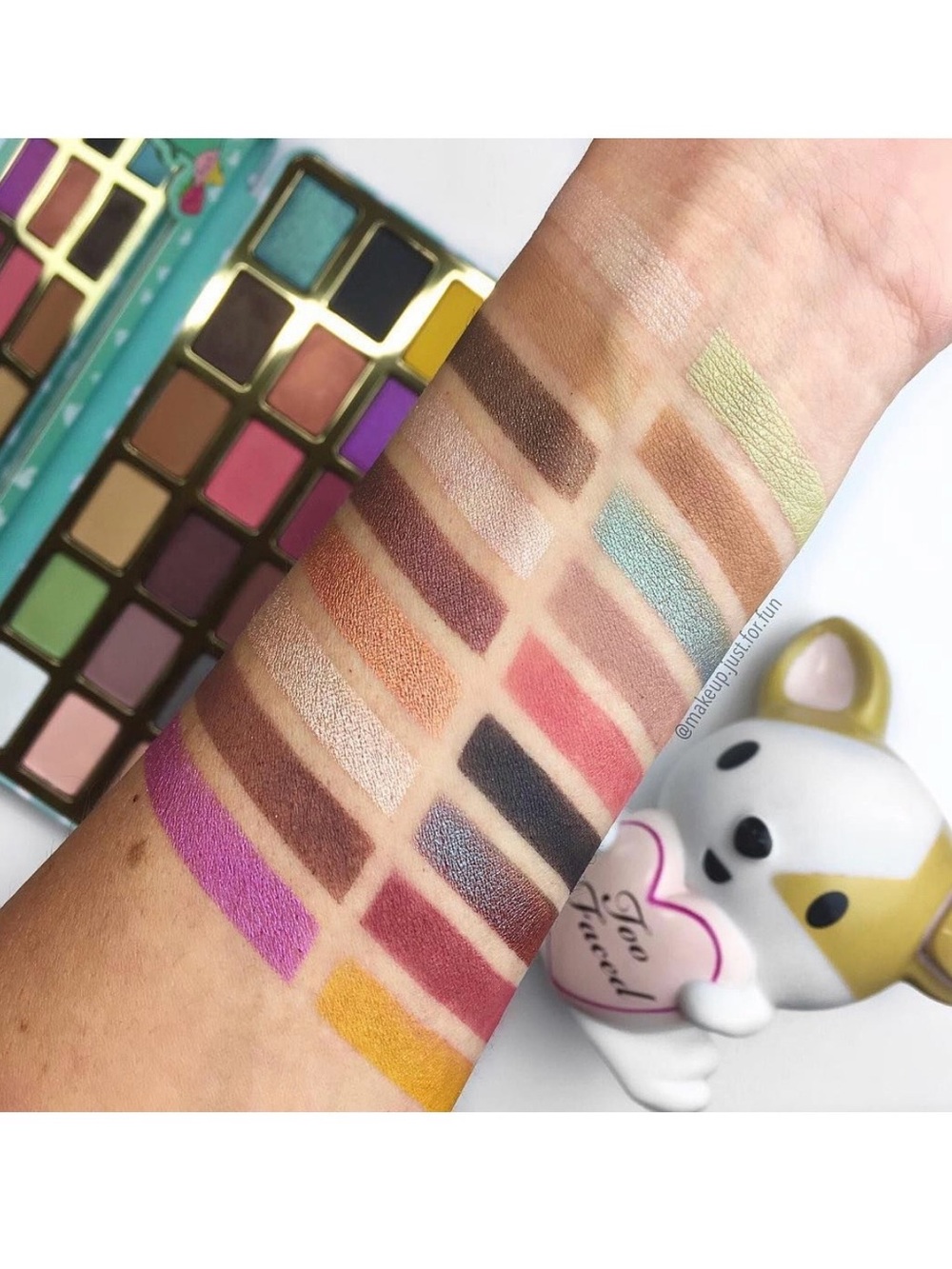 Too Faced Clover Eyeshadow Palette - Limited Edition and Discontinued ✨ - Picture 2 of 5